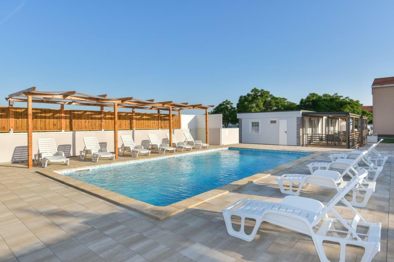Bungalov Medanic - Private Pool Privlaka  Exteriör bild