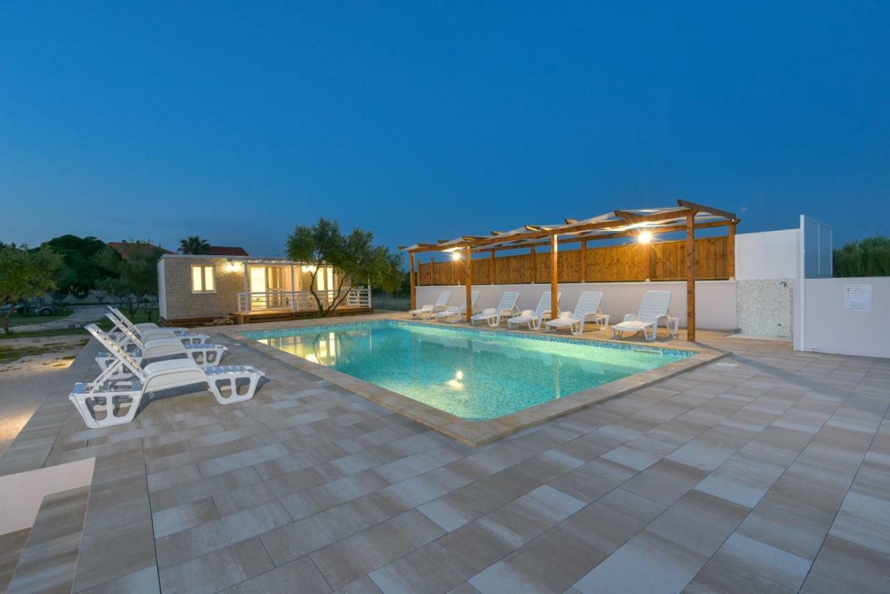 Bungalov Medanic - Private Pool Privlaka  Exteriör bild